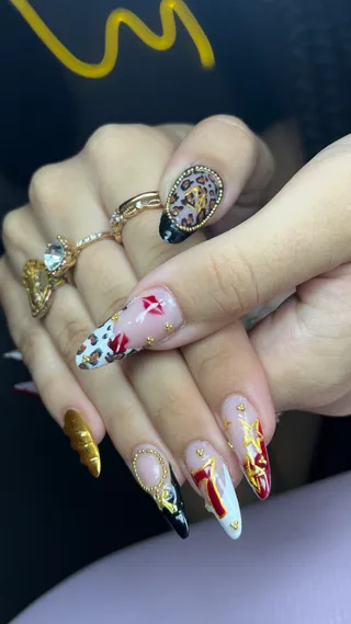 Nail art feita pela Ariel