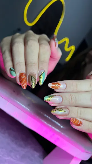 Nail art feita pela Ariel