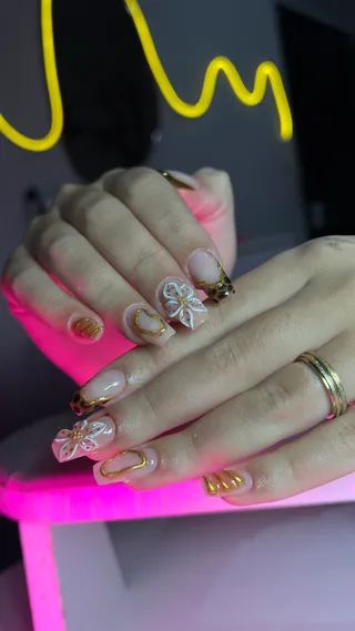 Nail art feita pela Ariel